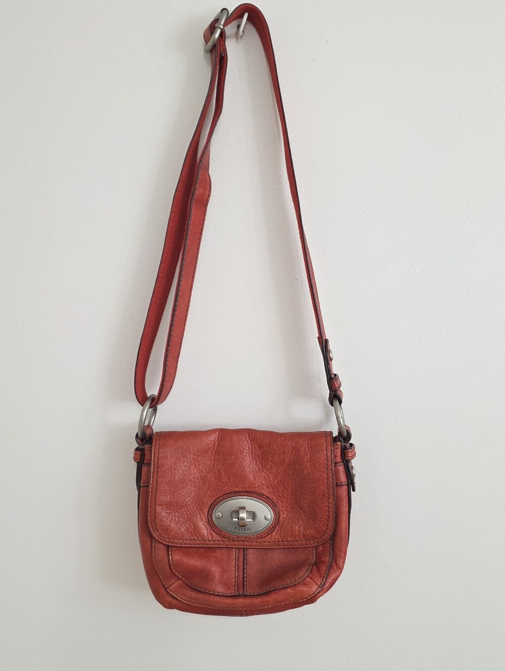 Fossil Maddox Red Leather Crossbody Shoulder Bag